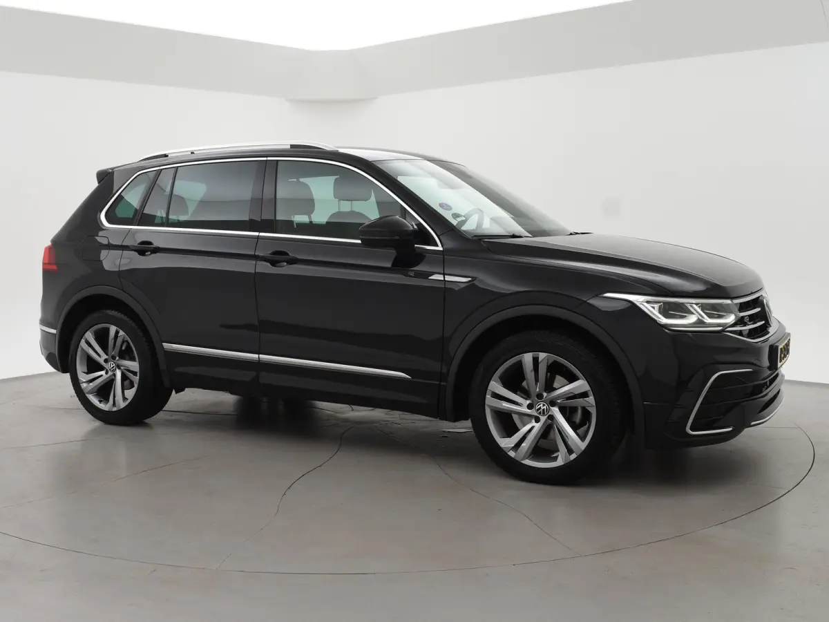 1.5 TSI R-LINE + VIRTUAL COCKPIT | ADAPTIVE CRUISE | 19 INCH