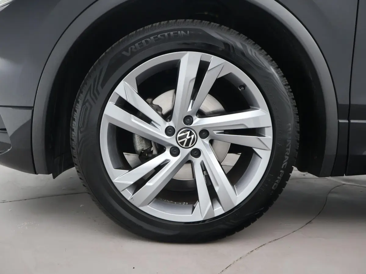 1.5 TSI R-LINE + VIRTUAL COCKPIT | ADAPTIVE CRUISE | 19 INCH