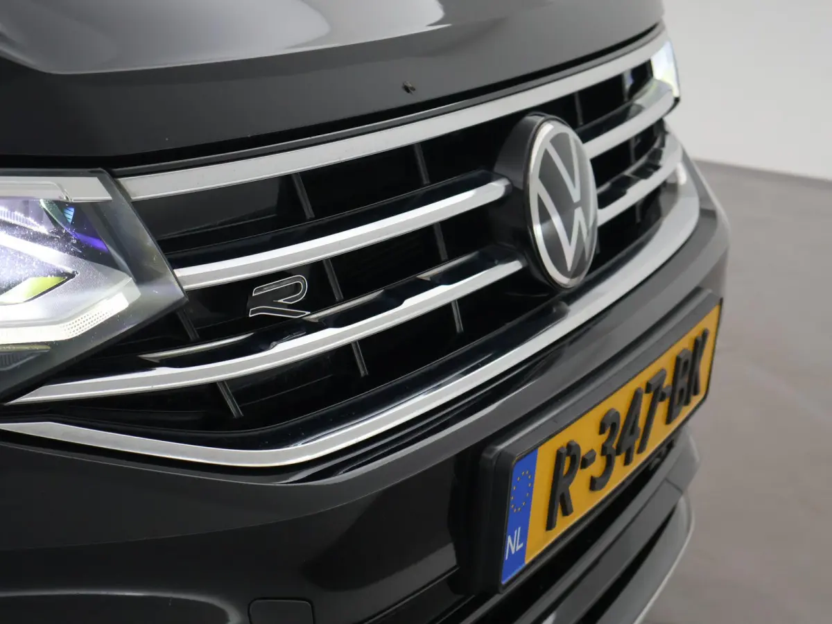 1.5 TSI R-LINE + VIRTUAL COCKPIT | ADAPTIVE CRUISE | 19 INCH