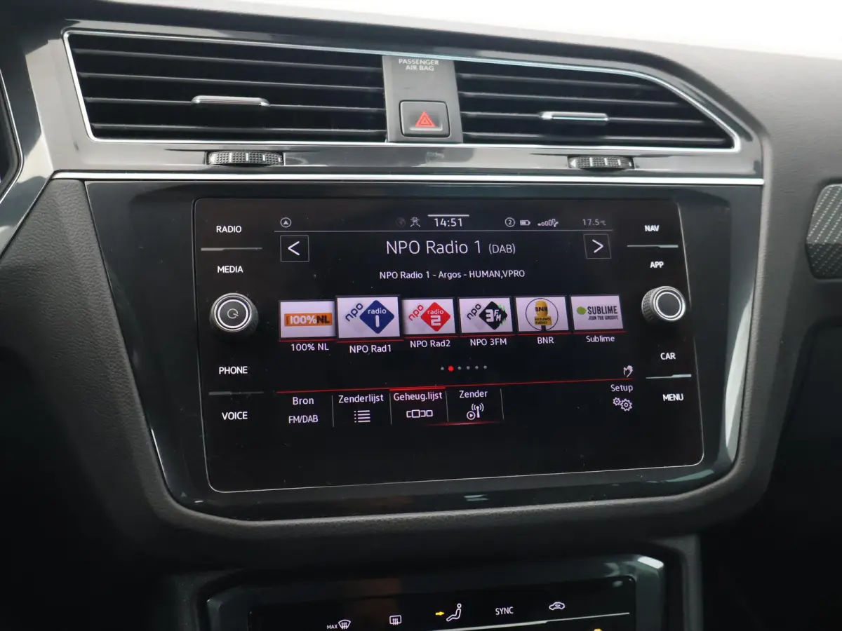 1.5 TSI R-LINE + VIRTUAL COCKPIT | ADAPTIVE CRUISE | 19 INCH