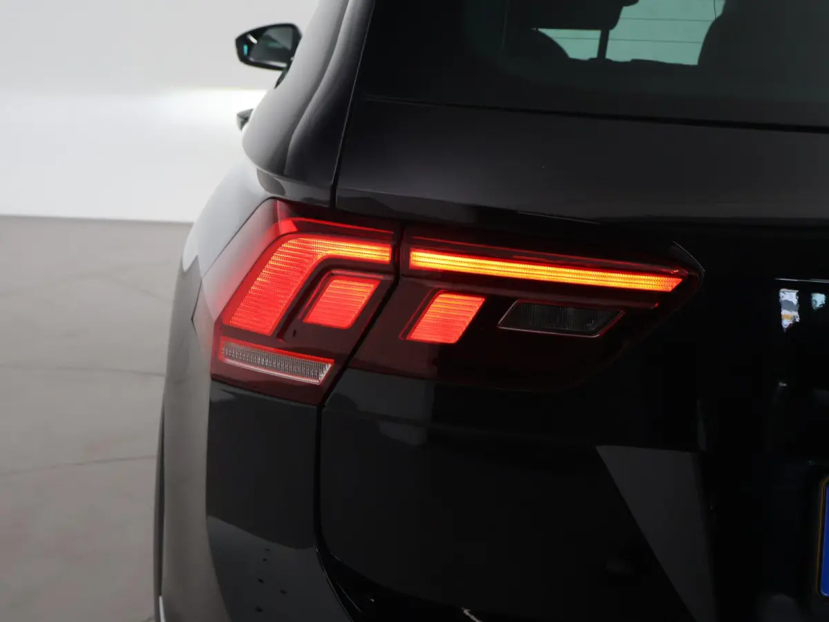 1.5 TSI R-LINE + VIRTUAL COCKPIT | ADAPTIVE CRUISE | 19 INCH