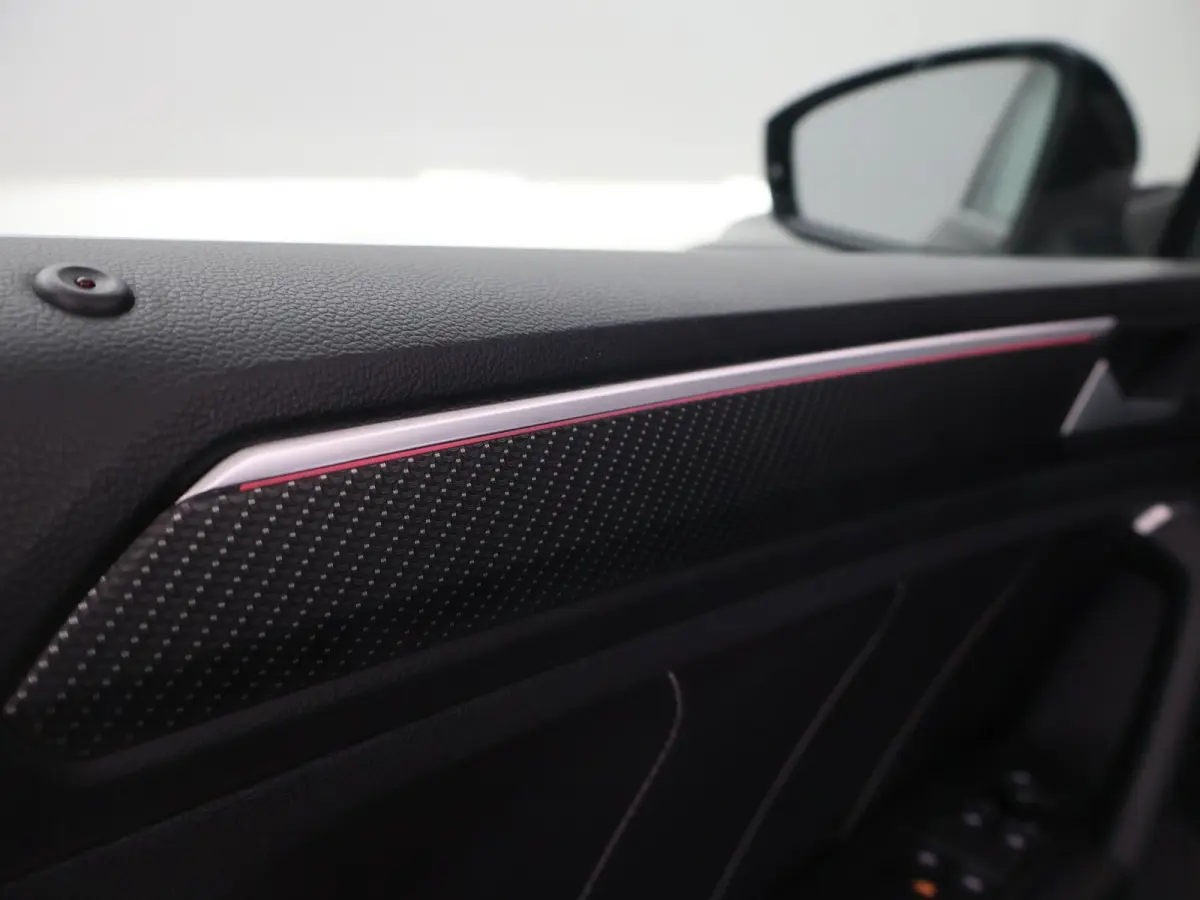 1.5 TSI R-LINE + VIRTUAL COCKPIT | ADAPTIVE CRUISE | 19 INCH