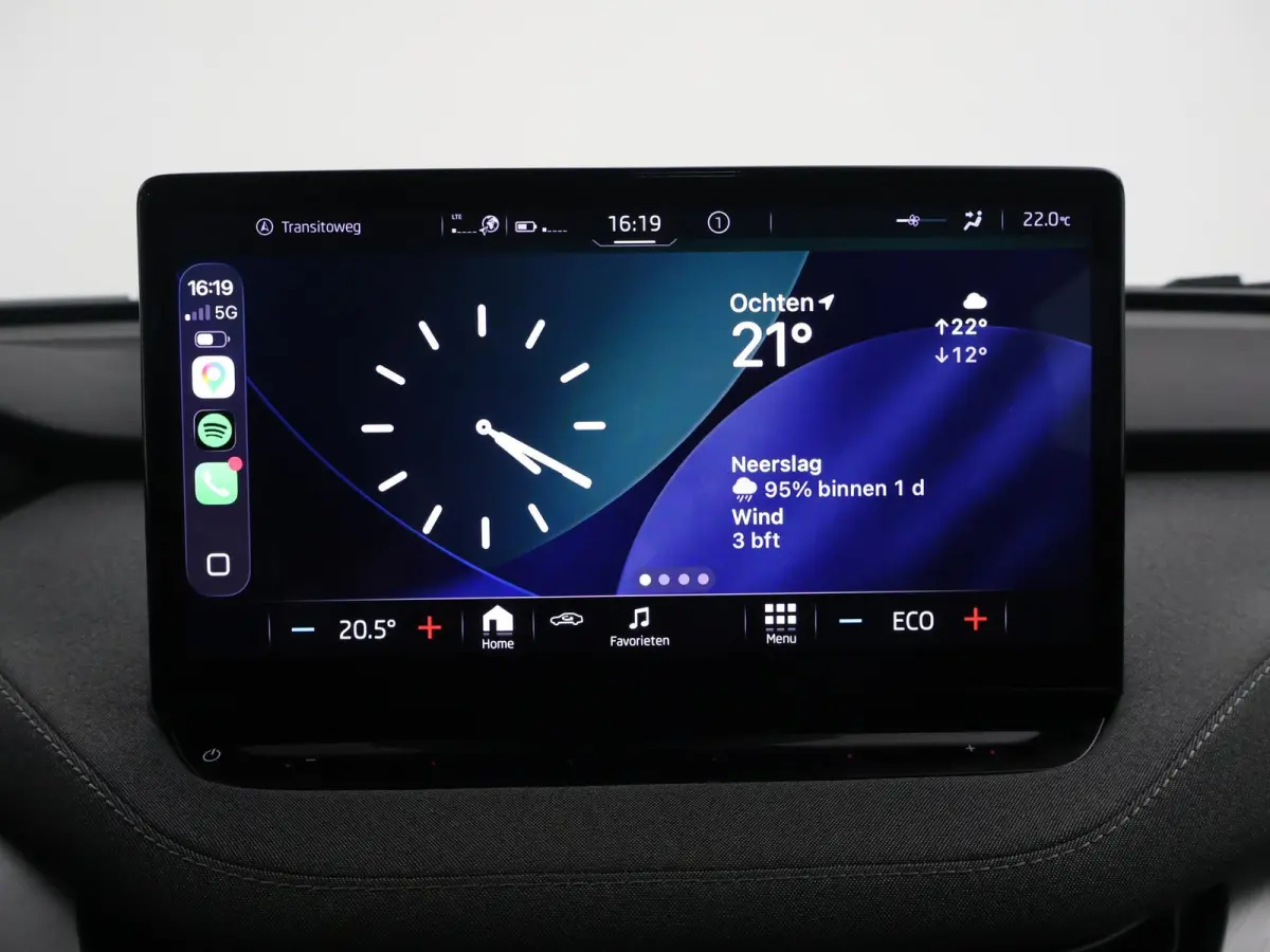 60 + SFEERVERLICHTING | APPLE CARPLAY | ANDROID AUTO | DAB