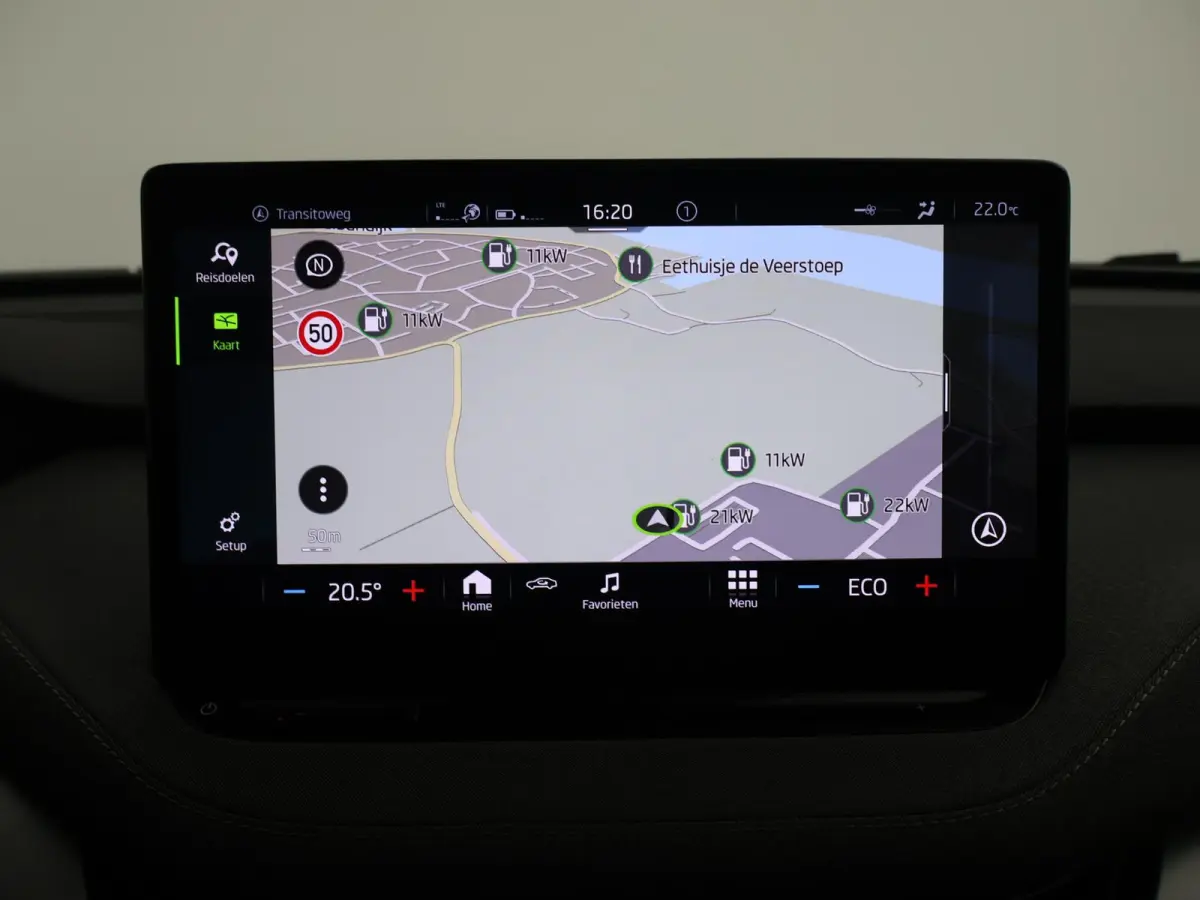 60 + SFEERVERLICHTING | APPLE CARPLAY | ANDROID AUTO | DAB