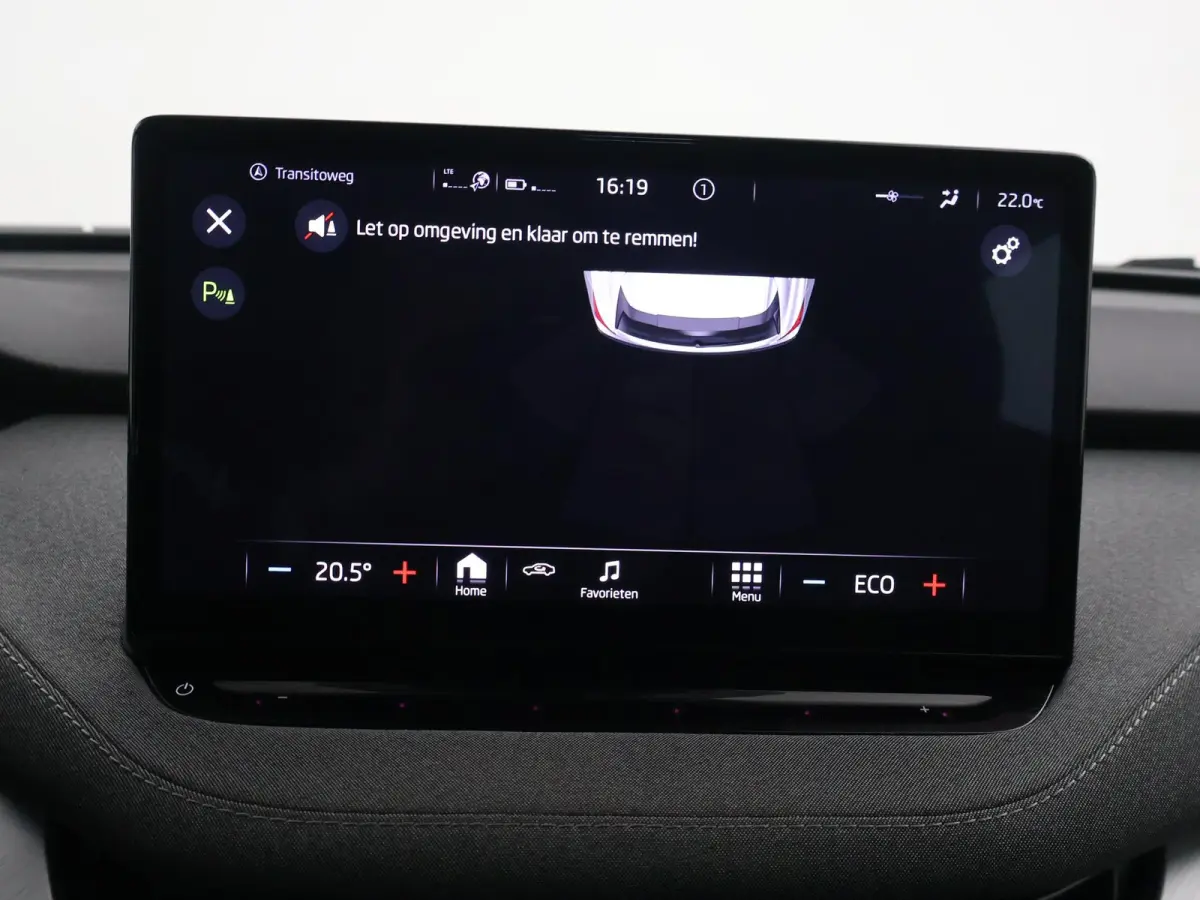 60 + SFEERVERLICHTING | APPLE CARPLAY | ANDROID AUTO | DAB