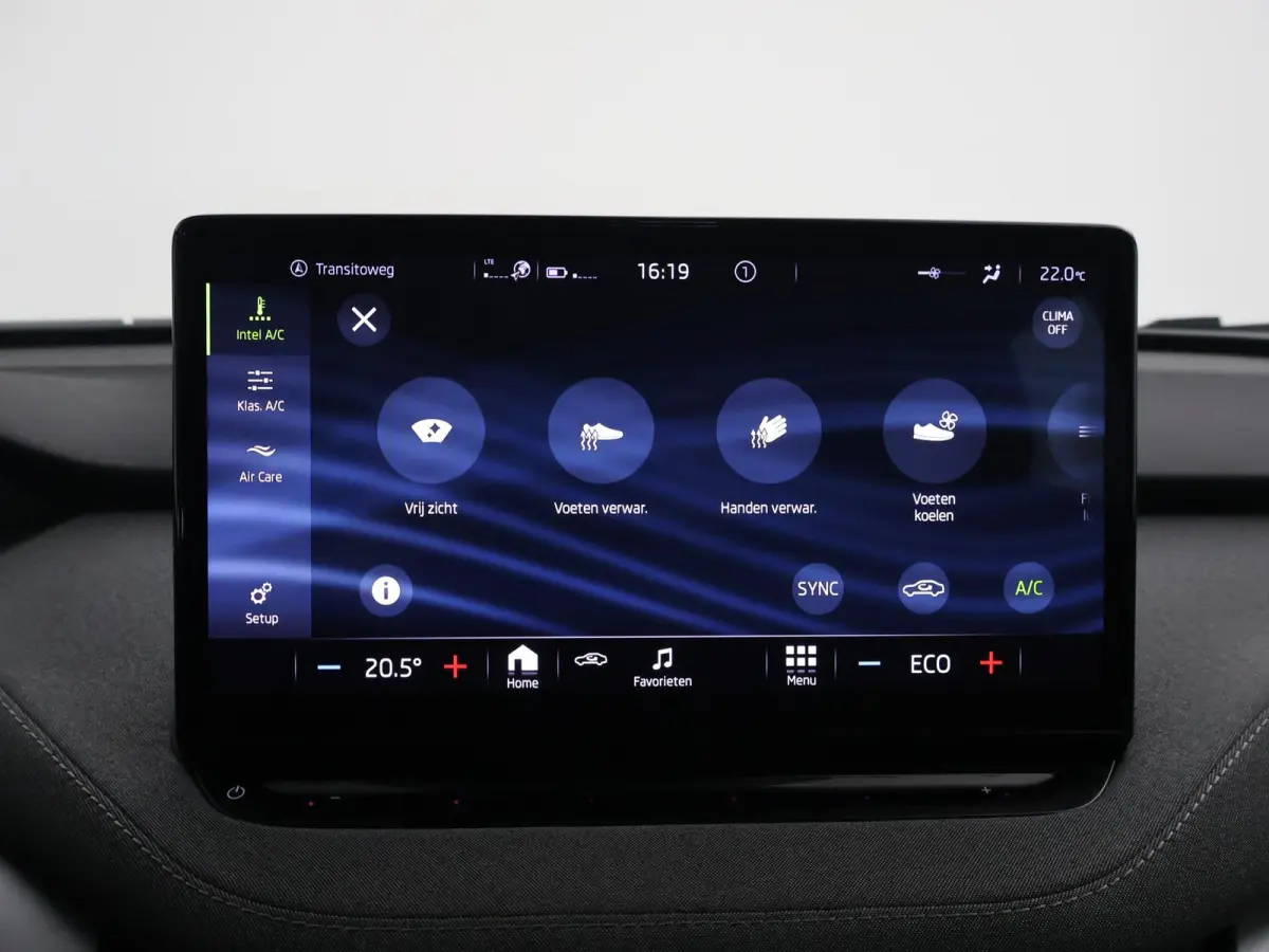 60 + SFEERVERLICHTING | APPLE CARPLAY | ANDROID AUTO | DAB
