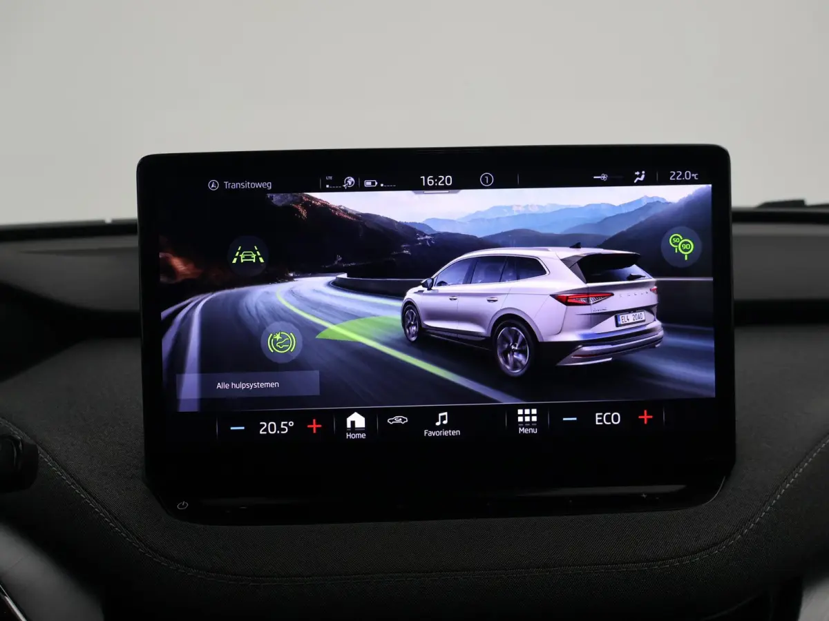 60 + SFEERVERLICHTING | APPLE CARPLAY | ANDROID AUTO | DAB
