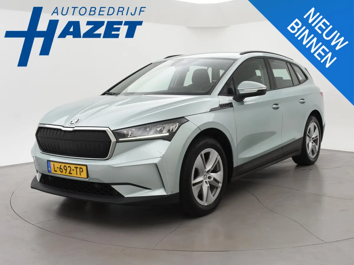 60 + SFEERVERLICHTING | APPLE CARPLAY | ANDROID AUTO | DAB