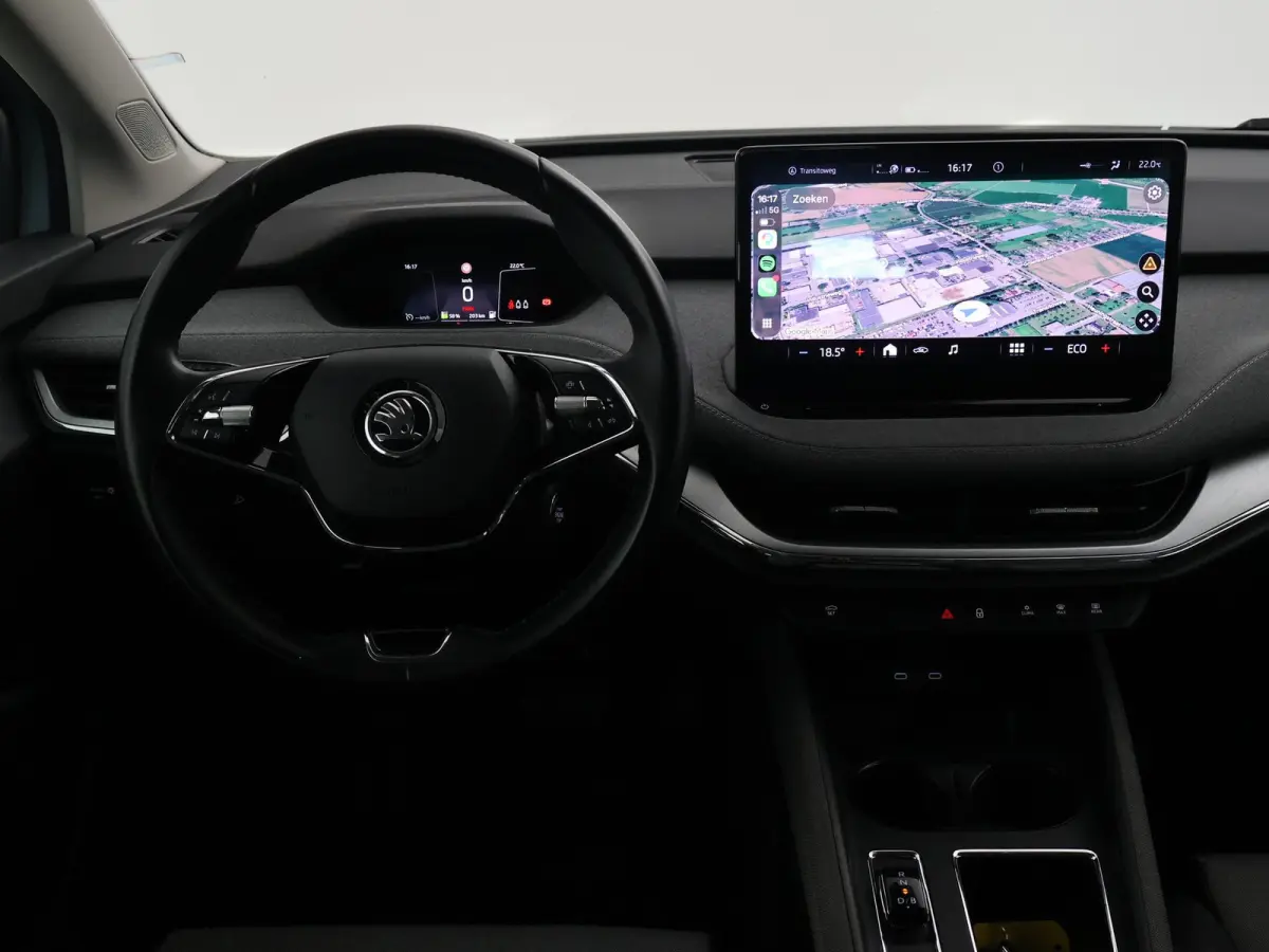 60 + SFEERVERLICHTING | APPLE CARPLAY | ANDROID AUTO | DAB