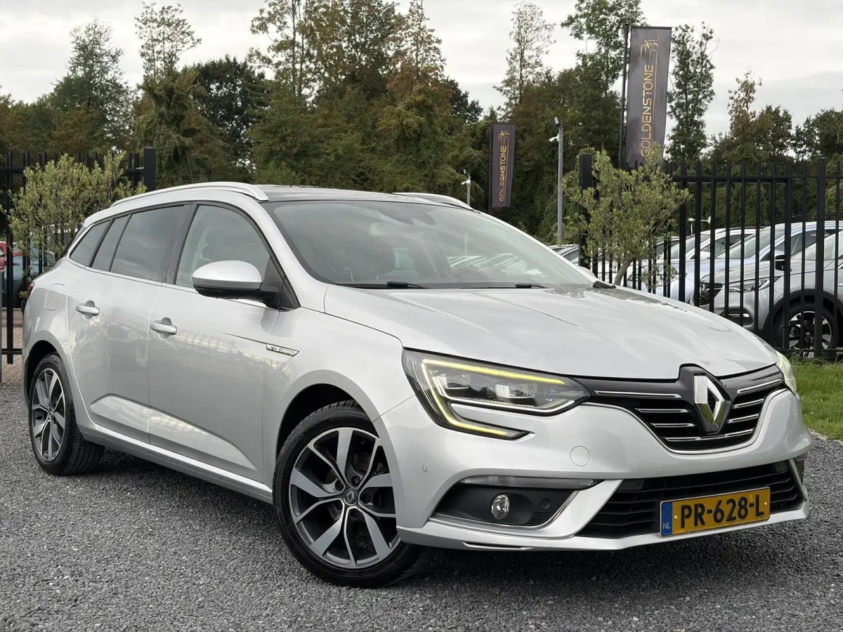 1.2 TCe Bose ✓2 Eigenaar✓Pano✓Camera✓Net beurt gehad✓Navi✓Clima✓Cruise✓Leder✓131pk✓Pdc V+A✓6 Bak✓Rijstrooksensor✓Dodehoeksensor✓17'' Lm velgen✓N.A.P✓Apk tot 0