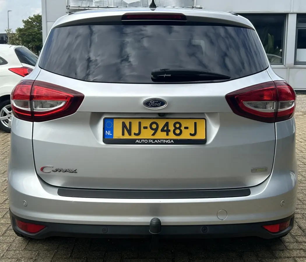 1.0 Titanium 125PK | D-Riem is Vervangen | Onderhoudshistorie | Trekhaak | Achteruitrijcamera | 18 Inch Michelin | Elektrische Achterklep | Elektrische Stoel | Stoelverwarming | Stuurverwarm