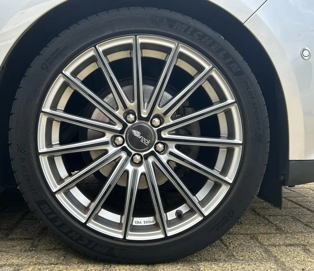 1.0 Titanium 125PK | D-Riem is Vervangen | Onderhoudshistorie | Trekhaak | Achteruitrijcamera | 18 Inch Michelin | Elektrische Achterklep | Elektrische Stoel | Stoelverwarming | Stuurverwarm