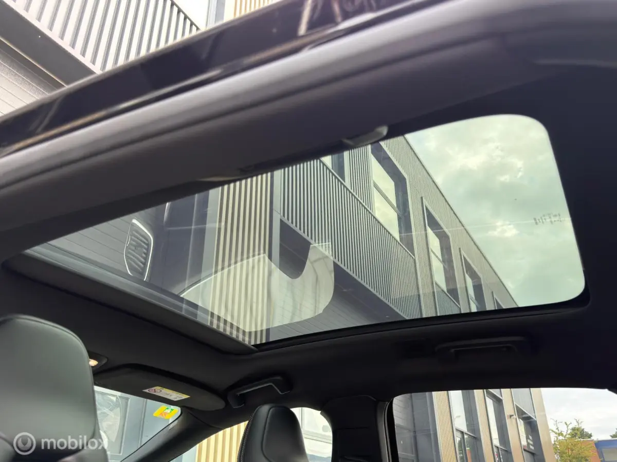 2.0 T3 R-Design | Pano | Cruise | Alcanta