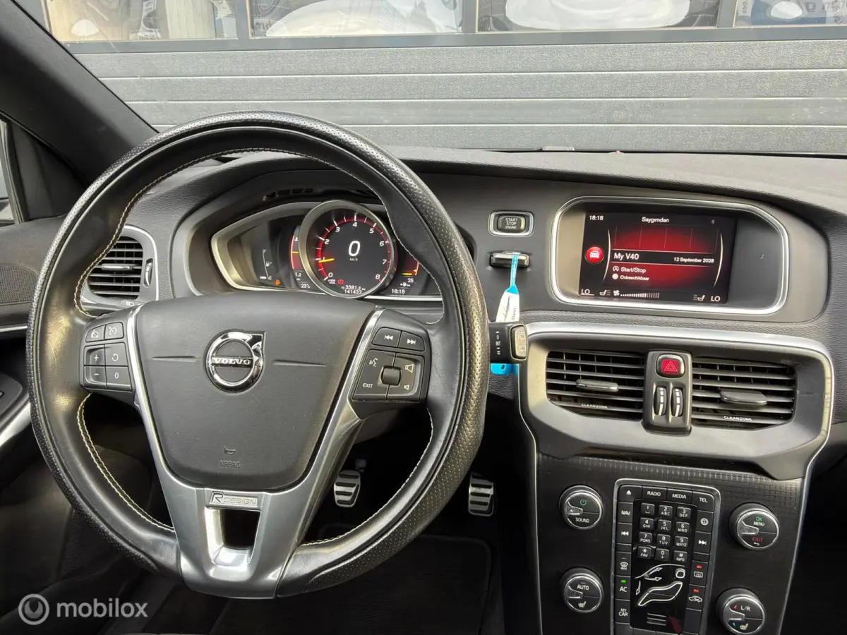 2.0 T3 R-Design | Pano | Cruise | Alcanta