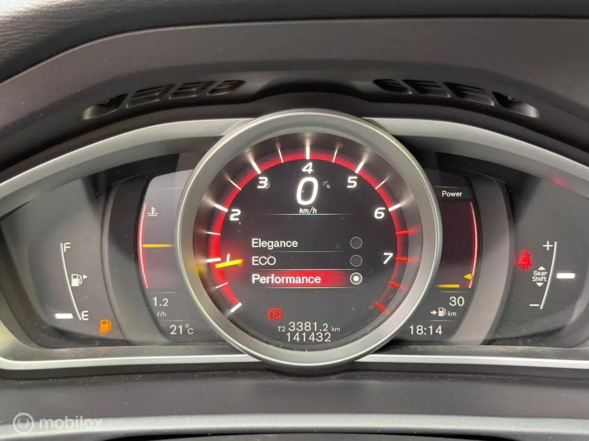 2.0 T3 R-Design | Pano | Cruise | Alcanta