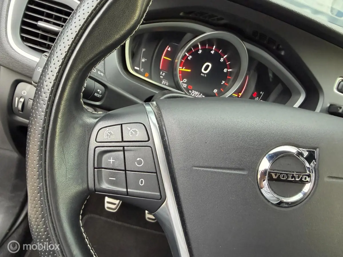 2.0 T3 R-Design | Pano | Cruise | Alcanta