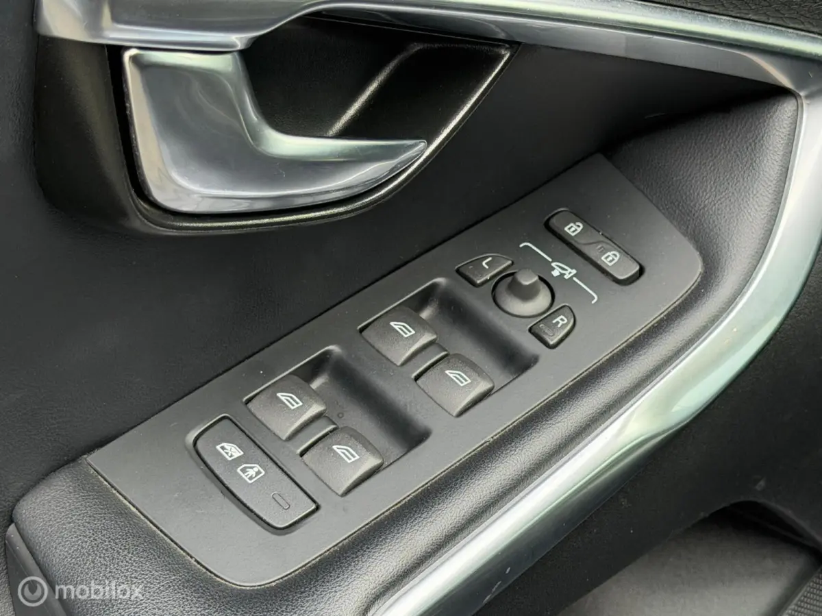 2.0 T3 R-Design | Pano | Cruise | Alcanta