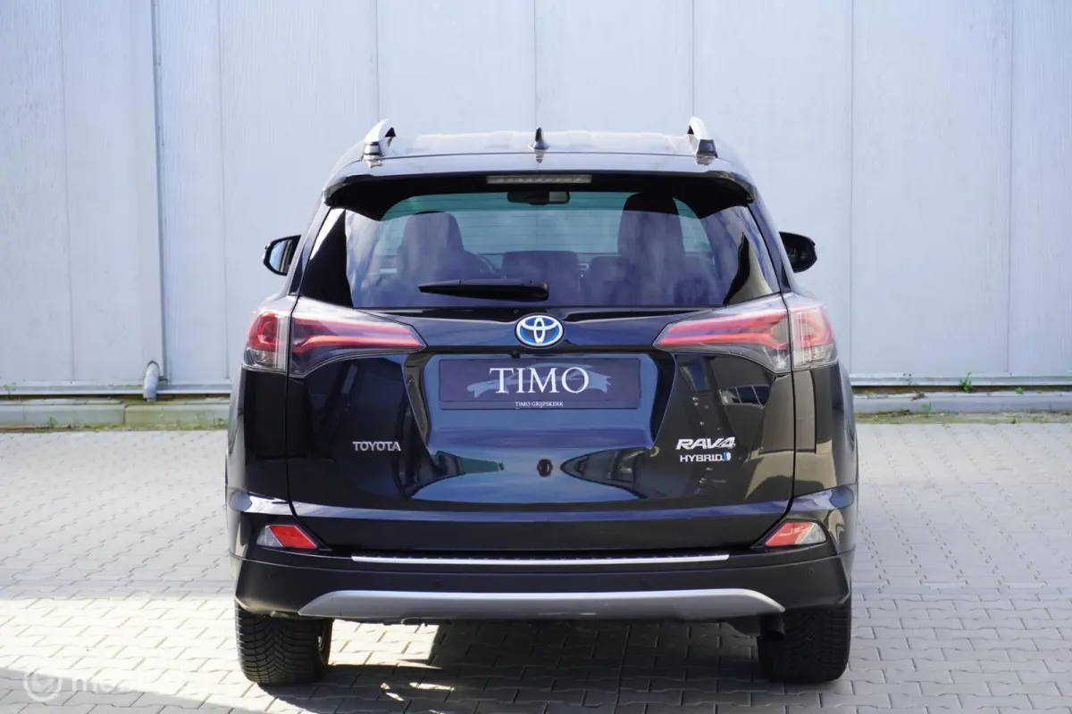 2.5 Hybrid AWD Style 64.181 KM