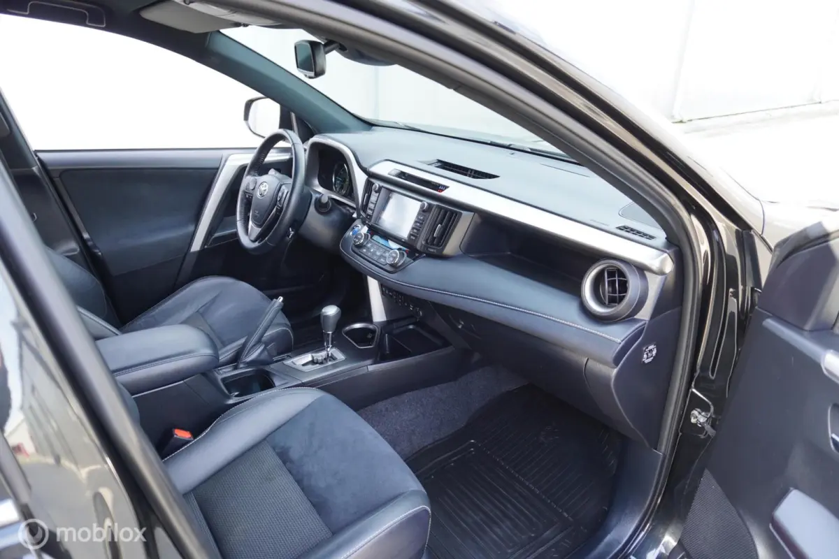 2.5 Hybrid AWD Style 64.181 KM