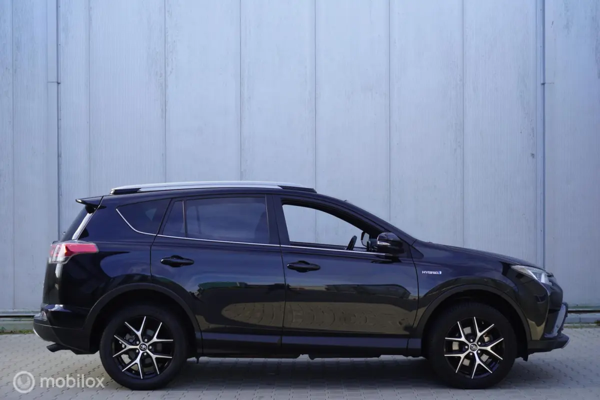 2.5 Hybrid AWD Style 64.181 KM