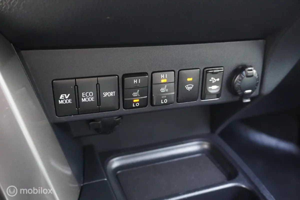 2.5 Hybrid AWD Style 64.181 KM