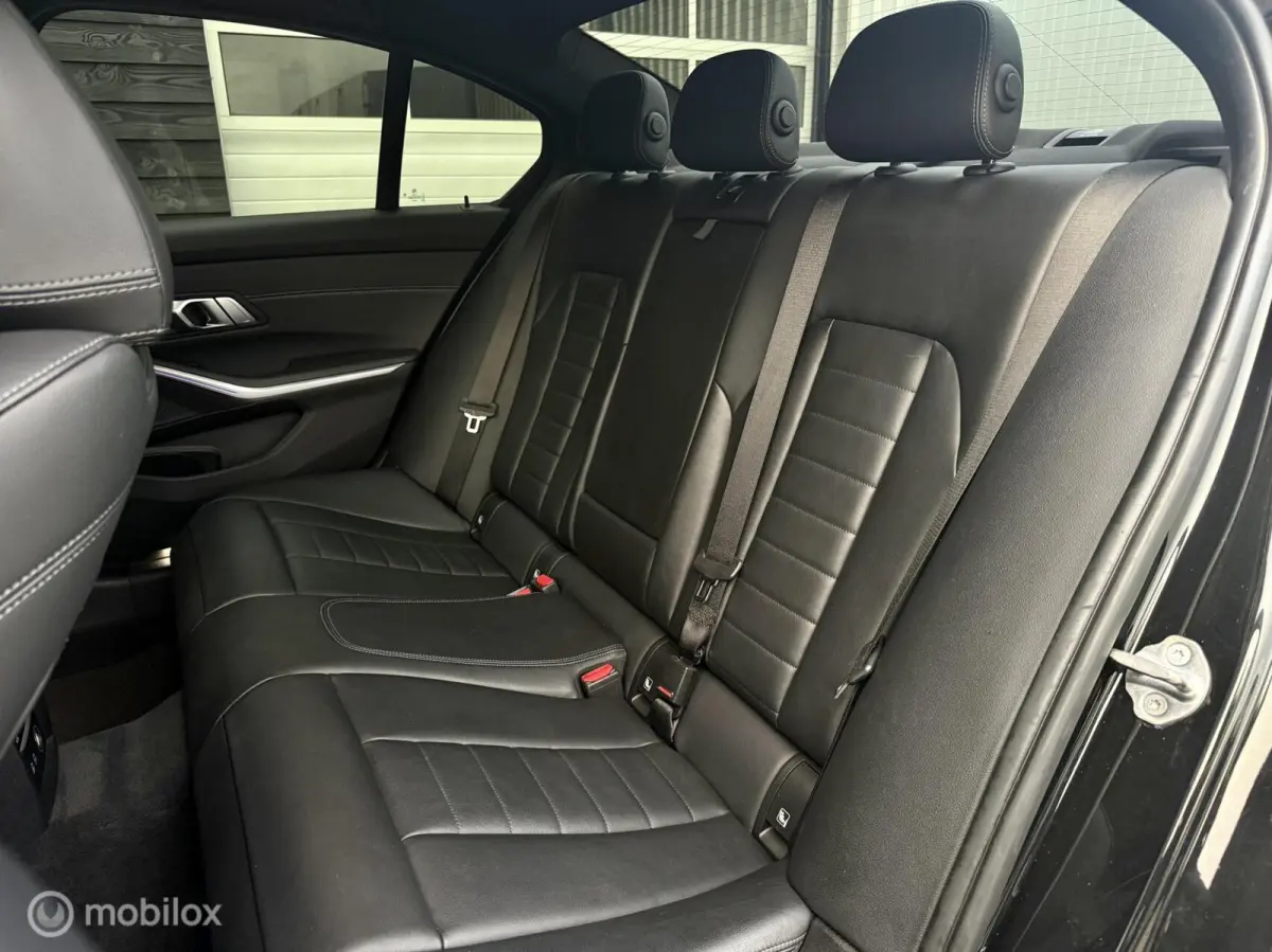 320i High Executive | M-Sport | Pano | Leder