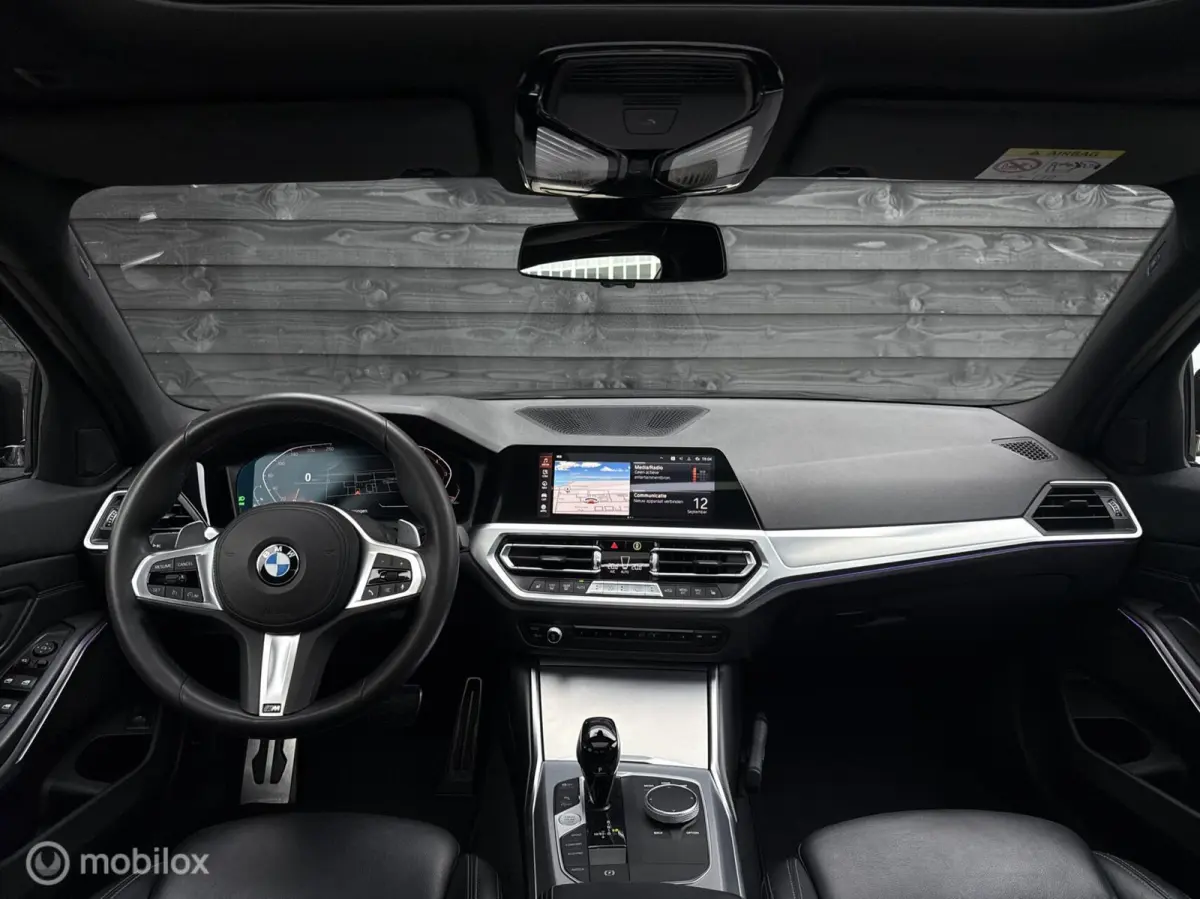 320i High Executive | M-Sport | Pano | Leder