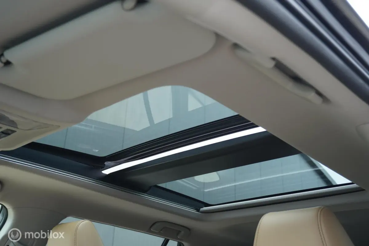 2.5 Hybrid AWD Executive