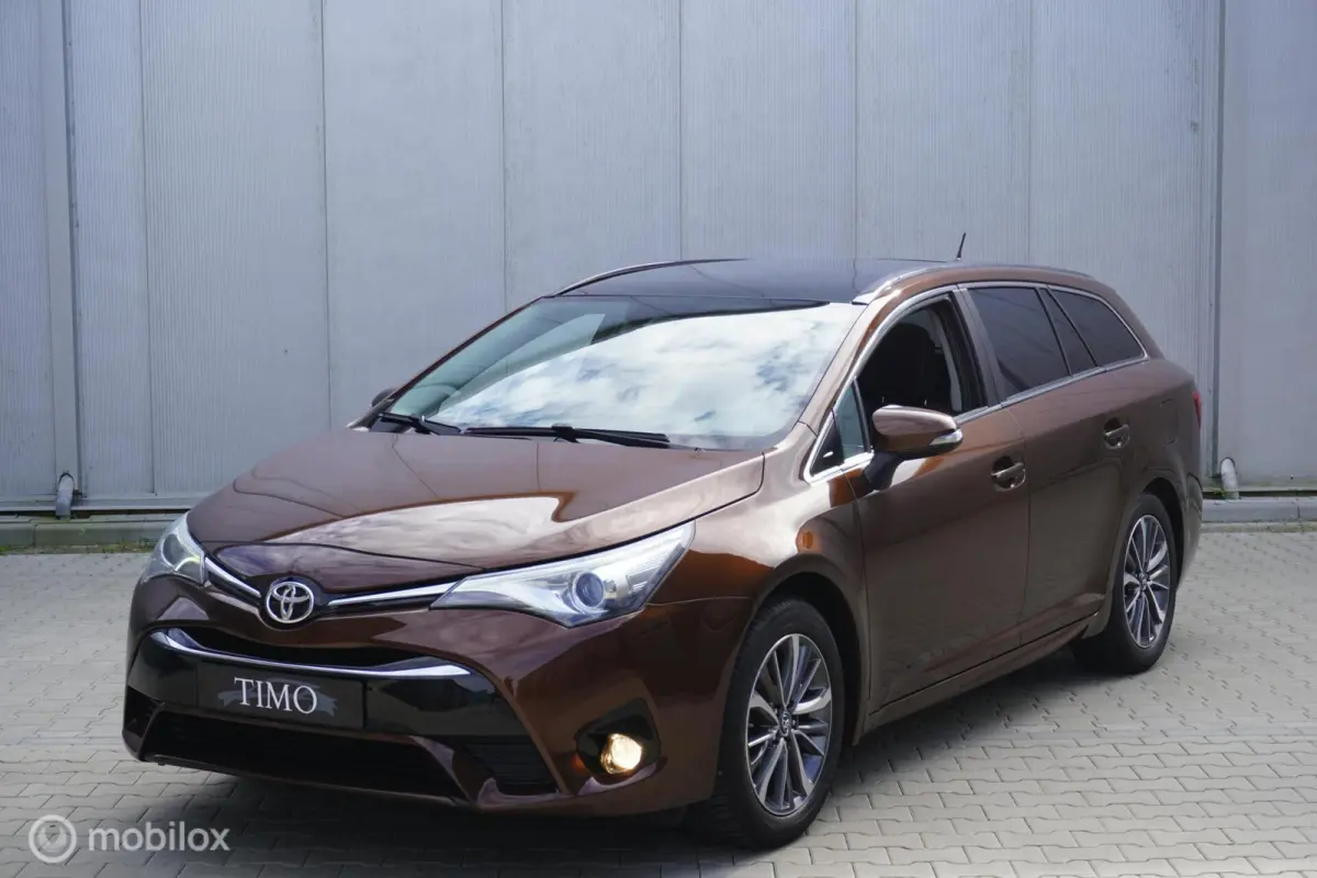 Toyota Avensis Touring Sports 2016 Benzine Automatisch leasen