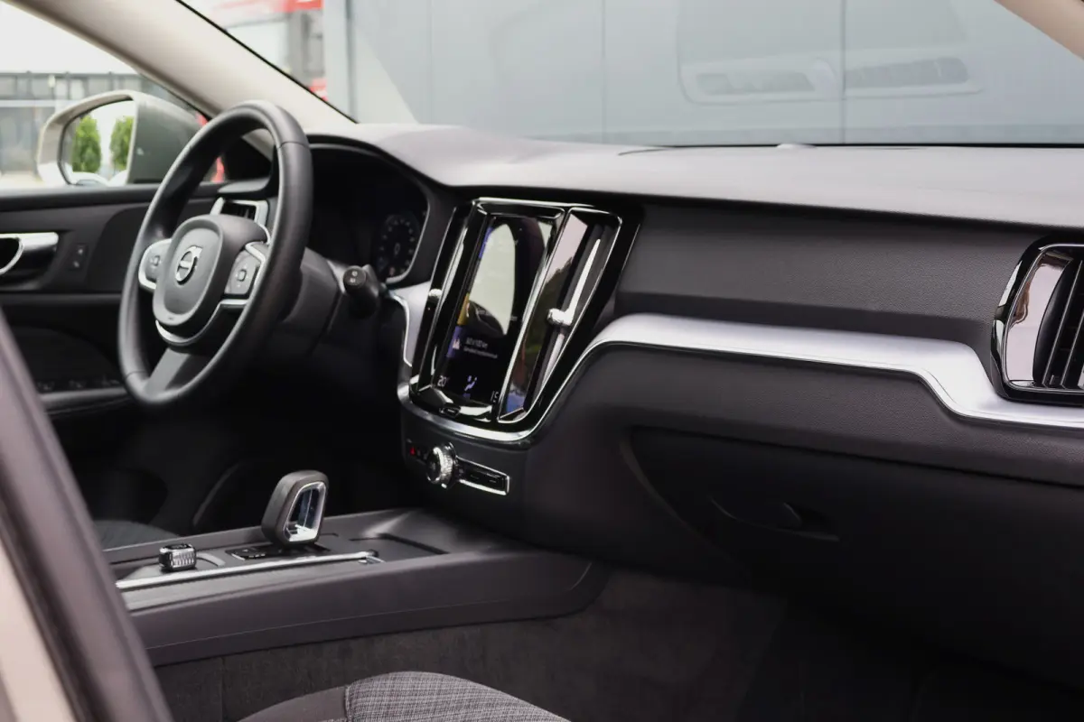 2.0 B3 Momentum Advantage | Camera | Apple Carplay / Android Auto