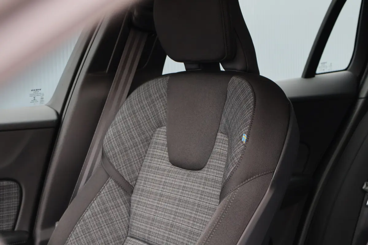 2.0 B3 Momentum Advantage | Camera | Apple Carplay / Android Auto