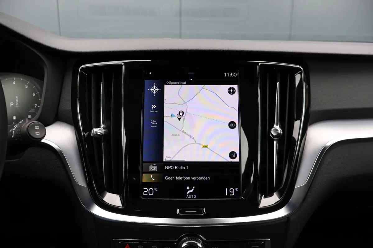 2.0 B3 Momentum Advantage | Camera | Apple Carplay / Android Auto