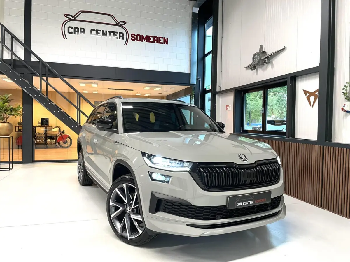 1.5 TSI Sportline 7p. Cam/ Leder/ 19”/ Memo/ Trekhaak