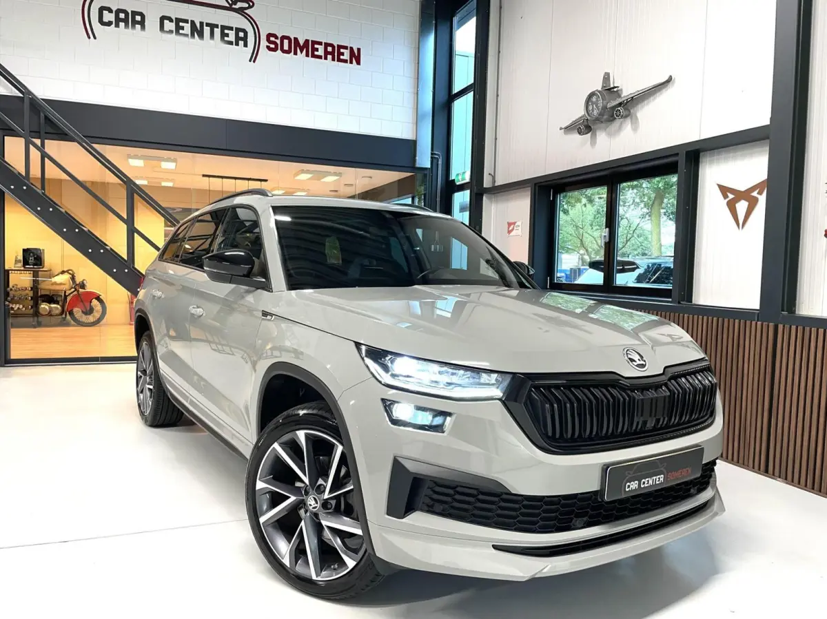 1.5 TSI Sportline 7p. Cam/ Leder/ 19”/ Memo/ Trekhaak