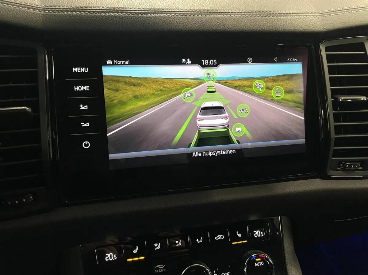 1.5 TSI Sportline 7p. Cam/ Leder/ 19”/ Memo/ Trekhaak