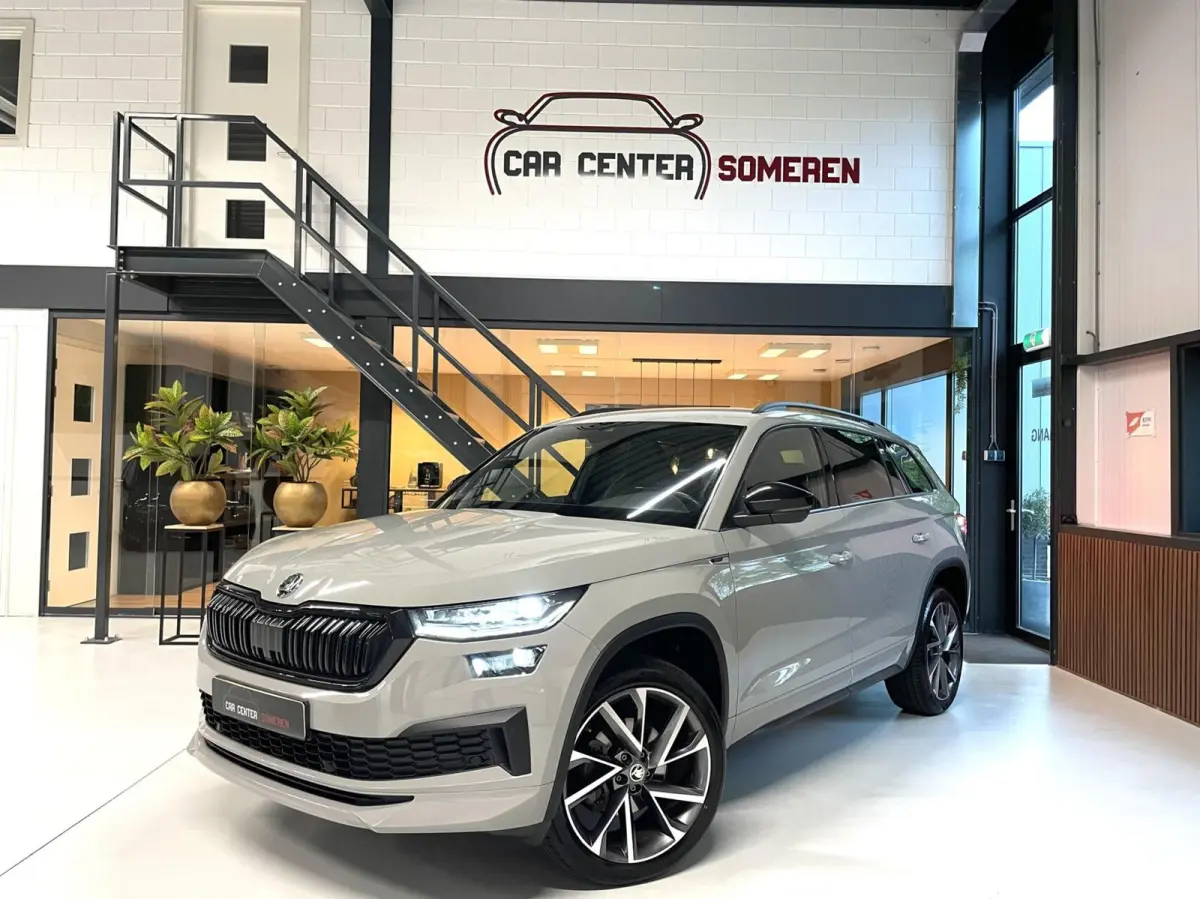 1.5 TSI Sportline 7p. Cam/ Leder/ 19”/ Memo/ Trekhaak