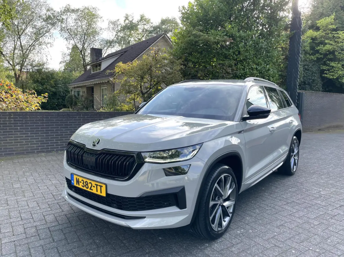 1.5 TSI Sportline 7p. Cam/ Leder/ 19”/ Memo/ Trekhaak