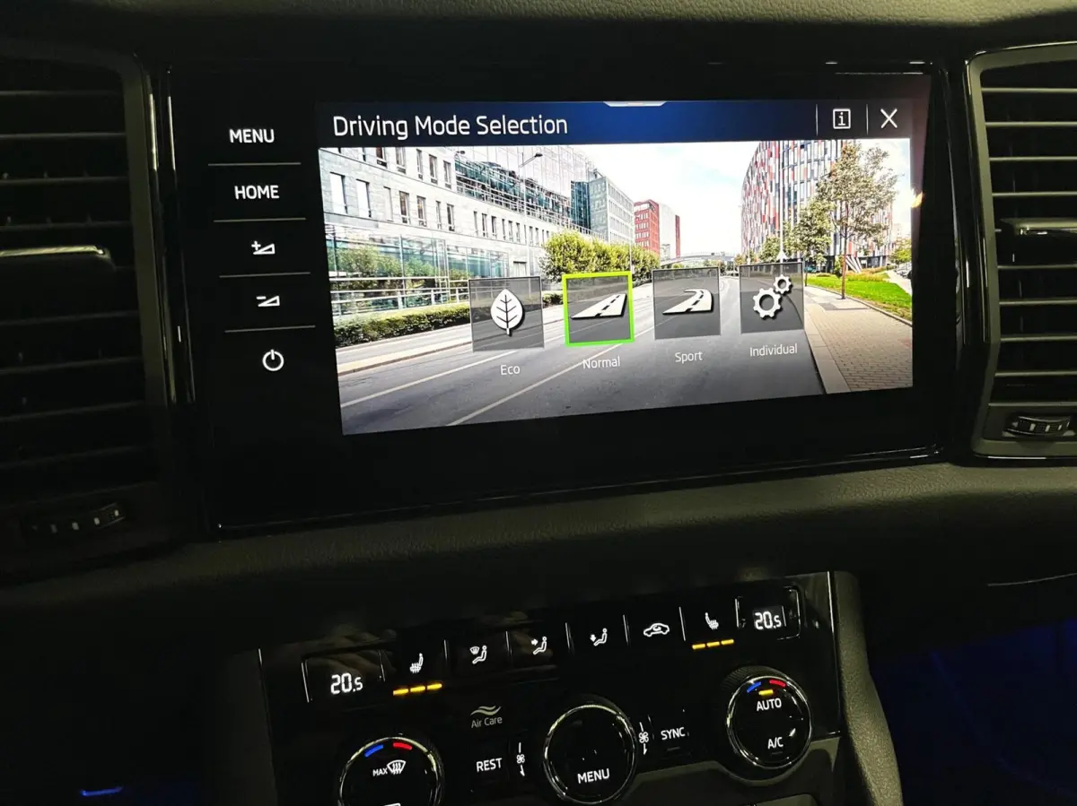 1.5 TSI Sportline 7p. Cam/ Leder/ 19”/ Memo/ Trekhaak