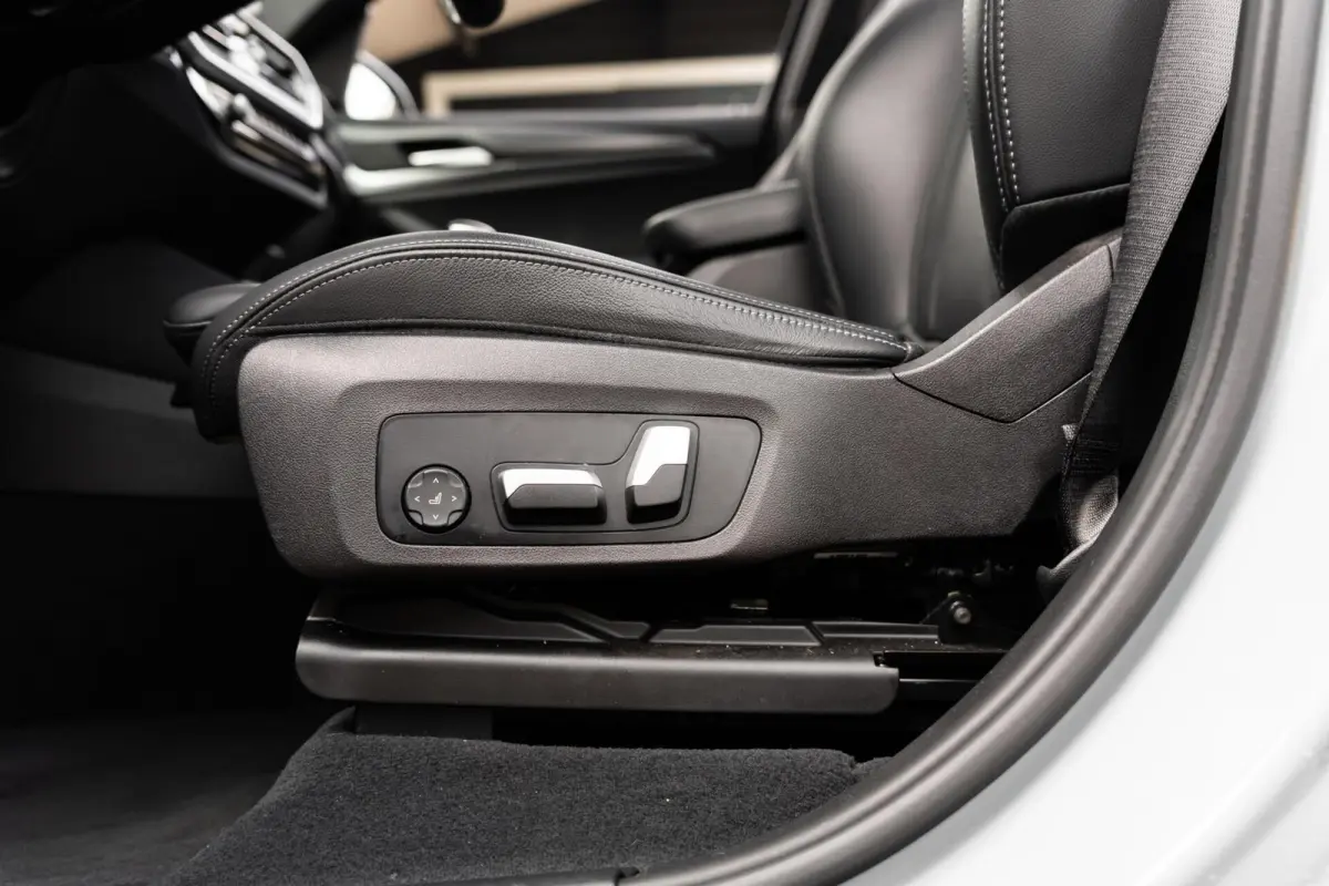XDrive30e M-sport H&K 360 Pano HUD Trekhaak Memory