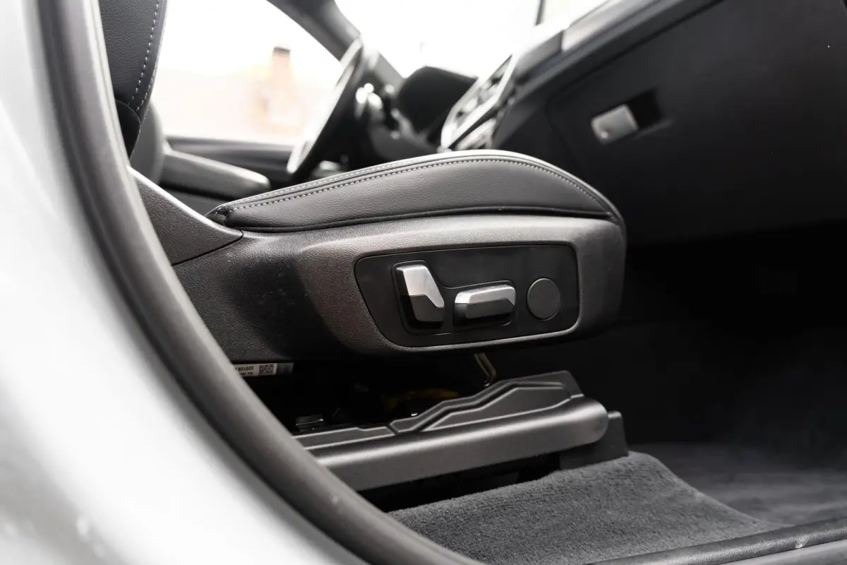 XDrive30e M-sport H&K 360 Pano HUD Trekhaak Memory