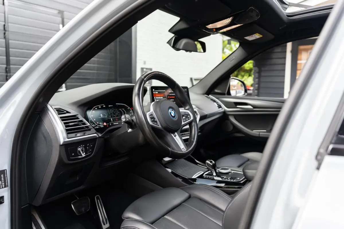 XDrive30e M-sport H&K 360 Pano HUD Trekhaak Memory