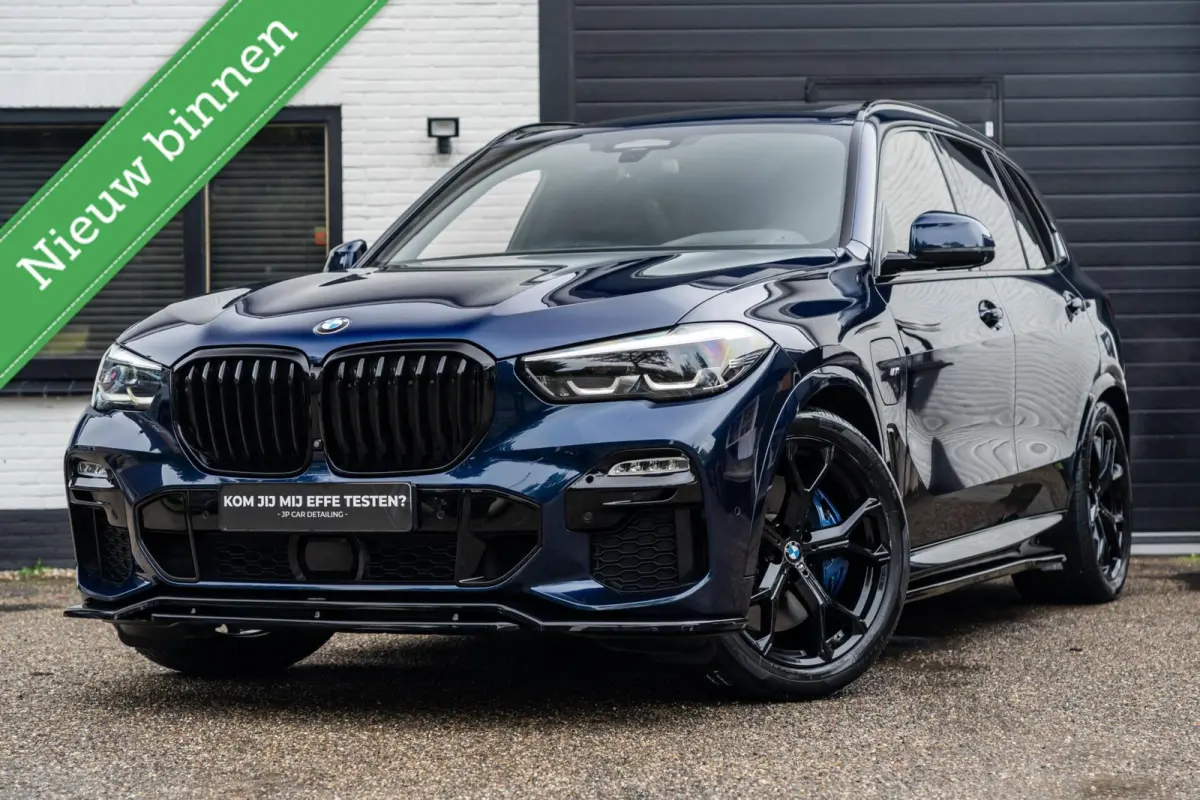 xDrive45e High Exec M H&K Sky Lounge Pano 360 Trekhaak