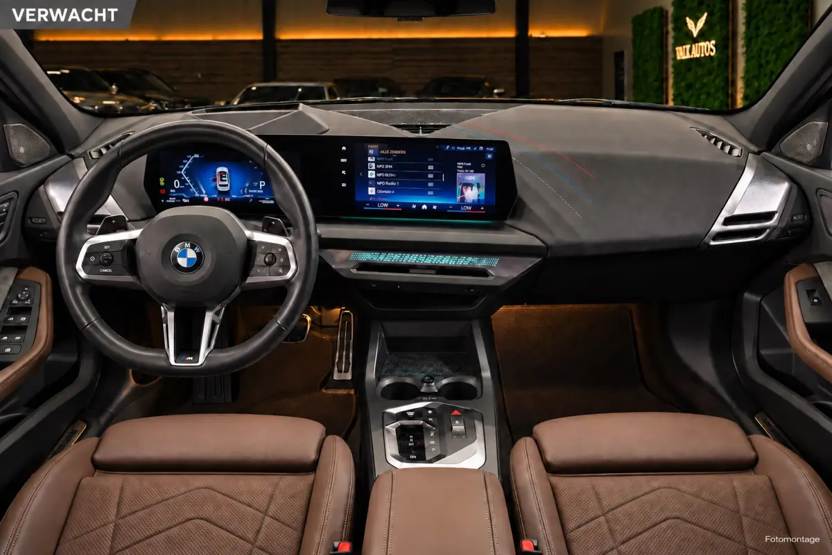 120 M-Sport - Head-up - 360° - Mokka