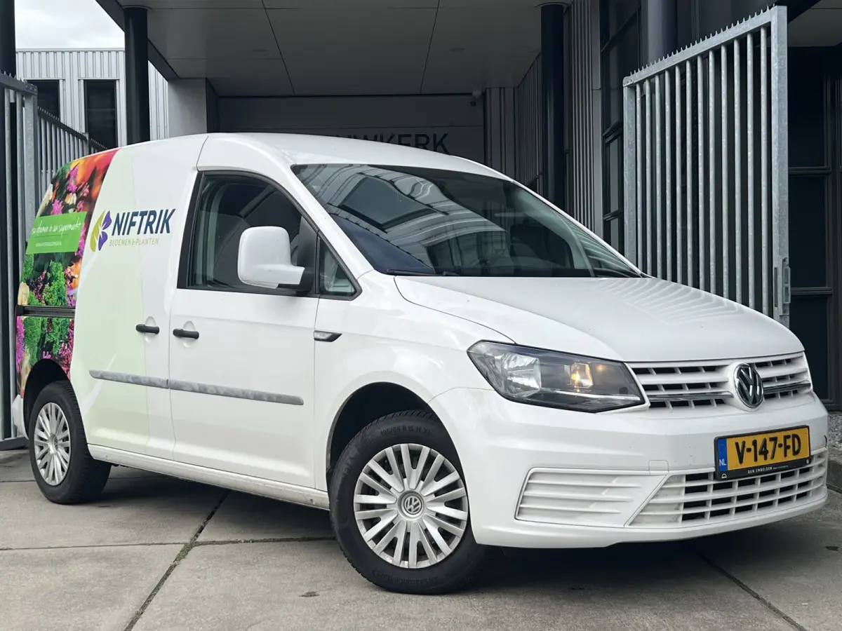 2.0 TDI L1H1 BMT Trendline | TREKHAAK | AIRCO | BLUETOOTH | ALL-SEASON BANDEN