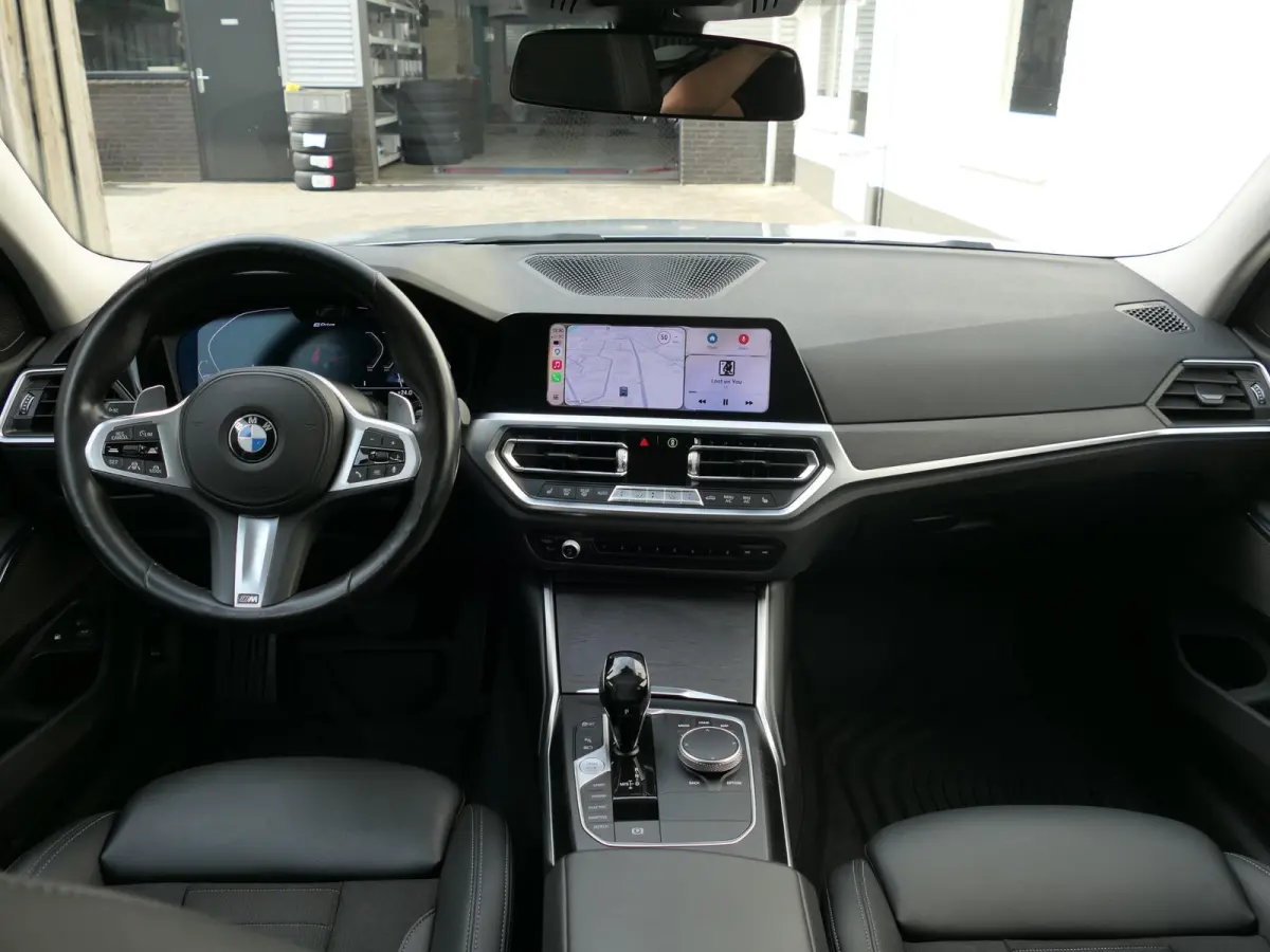 330e High Executive | Shadow line | Panoramadak | Head-up display | M-sport stuur | Massage | Memory | Harman/Kardon | Leder | ACC | Dodehoek detectie | Apple-/Android Carplay