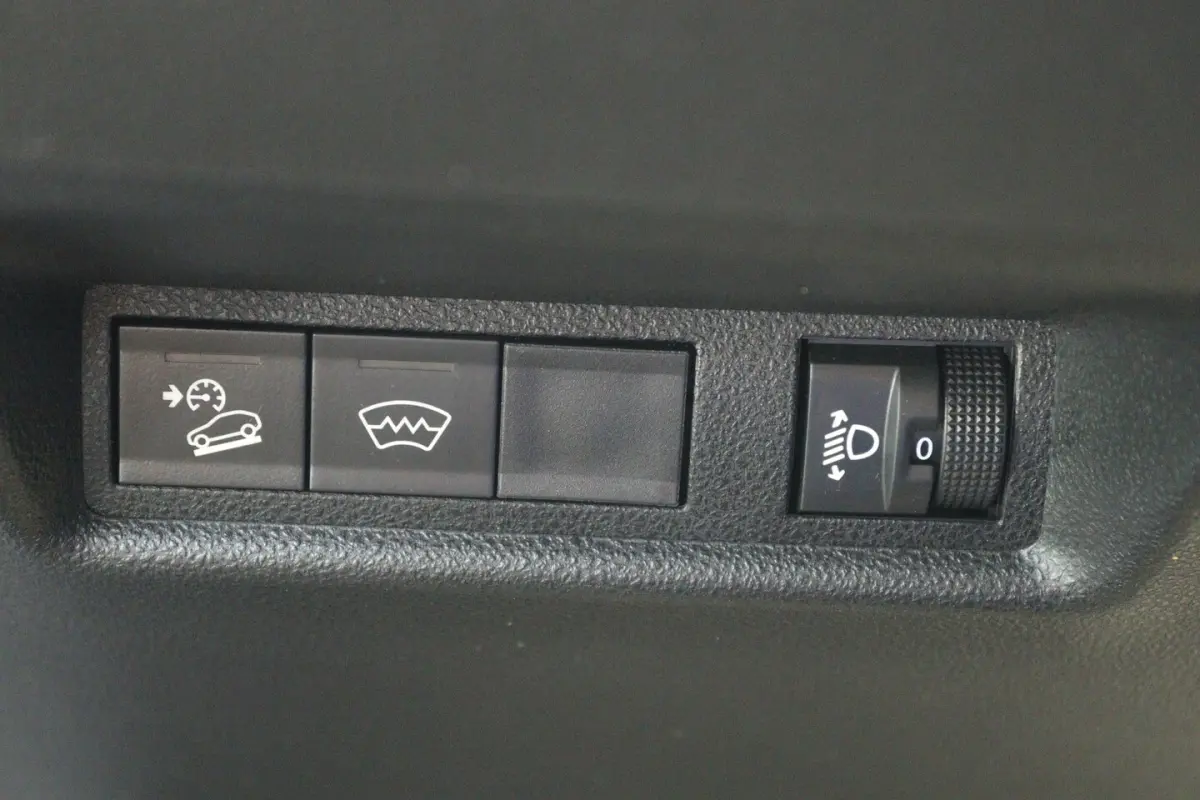 Summit 54 kWh SOH 95% (PARKEERSENSOREN, CRUISE CONTROL ADAPTIEF, CAMERA, NAVIGATIE)