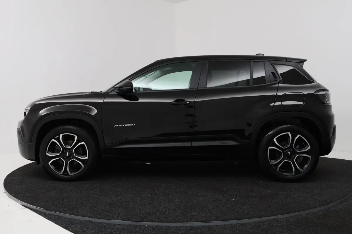 Summit 54 kWh SOH 95% (PARKEERSENSOREN, CRUISE CONTROL ADAPTIEF, CAMERA, NAVIGATIE)