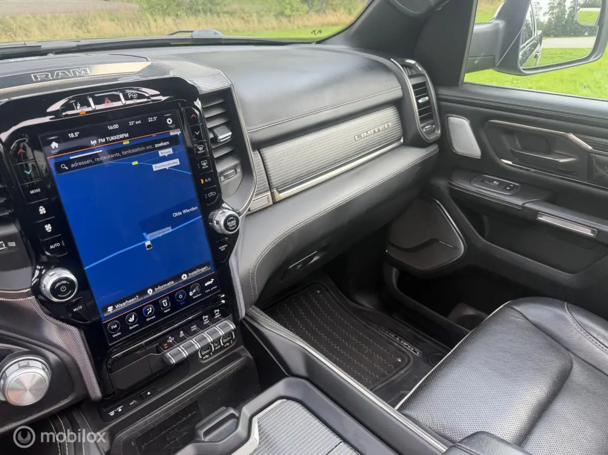 1500 4X4 5.7 V8 4x4 Crew Cab 5'7 Limited