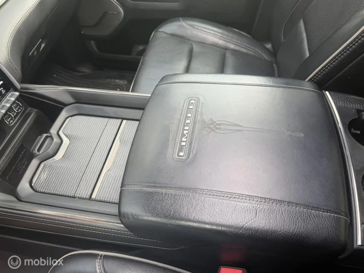 1500 4X4 5.7 V8 4x4 Crew Cab 5'7 Limited