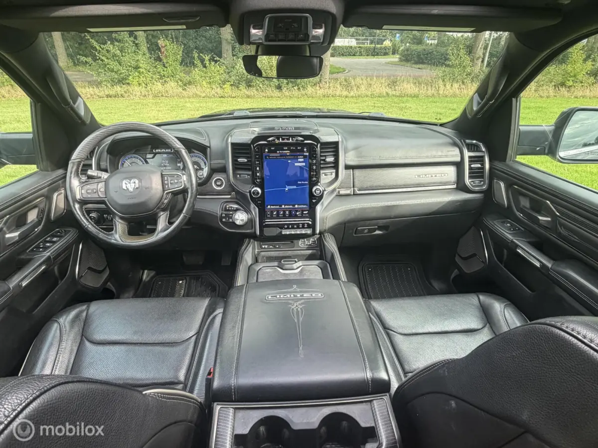 1500 4X4 5.7 V8 4x4 Crew Cab 5'7 Limited